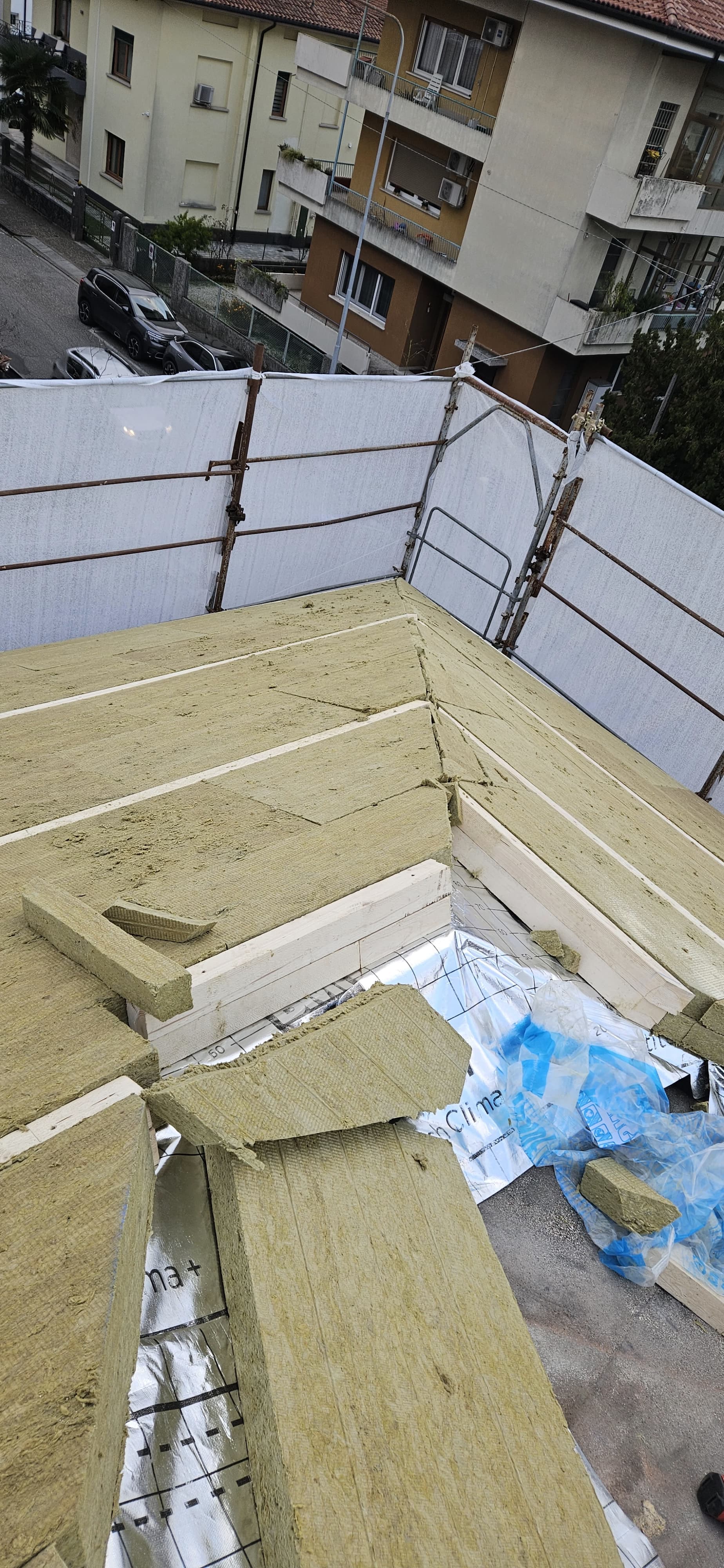 Rifacimento tetto e isolamento in cantiere