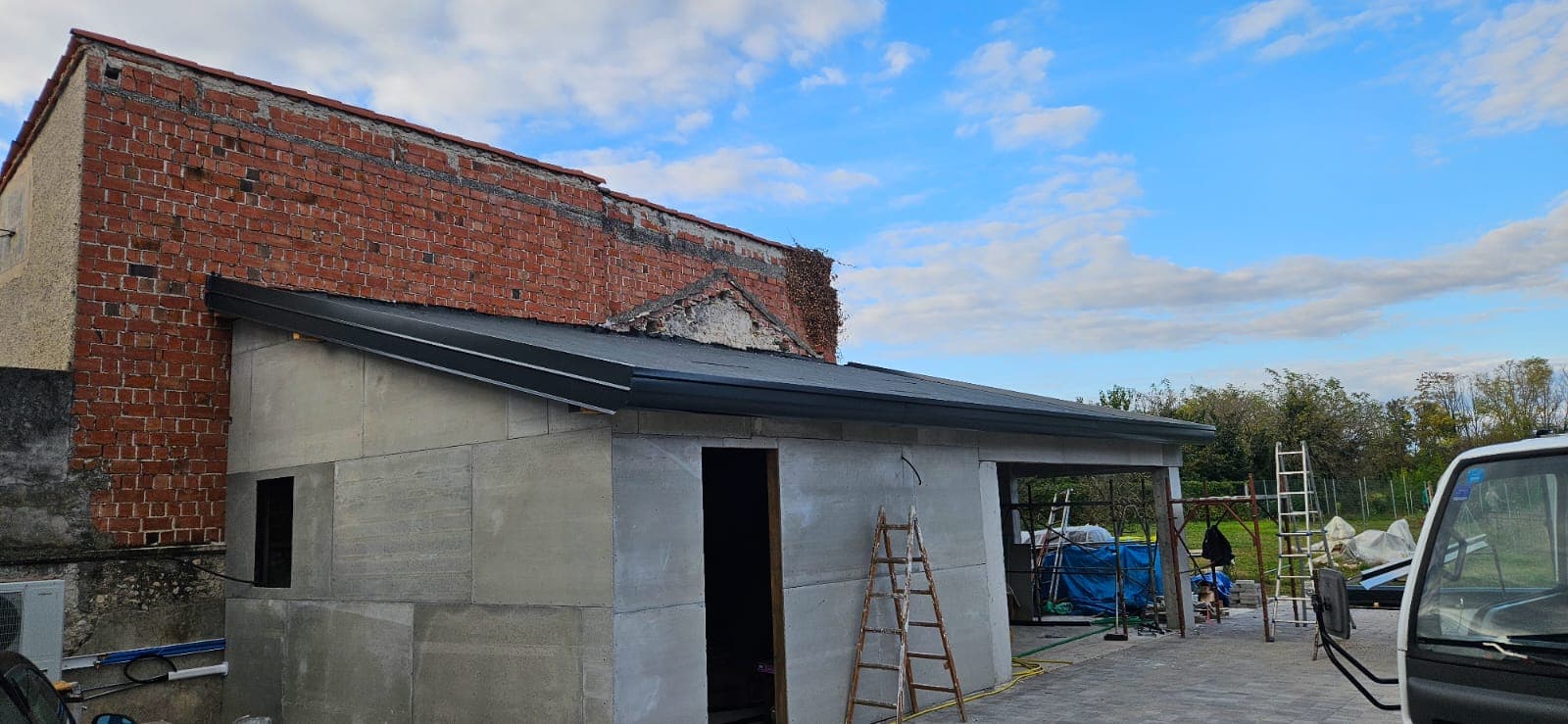 Struttura e copertura in cantiere